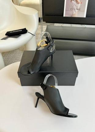 Босоножки jil sander Blau черные с золотым на каблуке5 фото