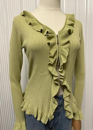 Романтична блуза з воланами.