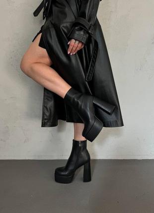 Неймовірні чорні жіночі ботильйони на платформі на товстому каблуку з екошкіри,...