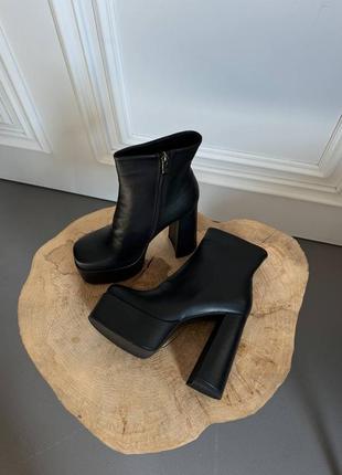 Неймовірні чорні жіночі ботильйони на платформі на товстому каблуку з екошкіри,...