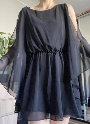 Чорна легка сукня з відкритими плечима3 фото