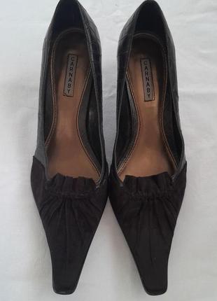 Туфлі завужений носок