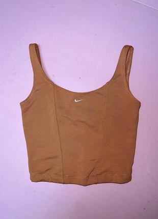 Топ nike alpha