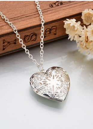 Красивий ланцюжок із кулоном серце