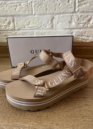 Босоніжки guess