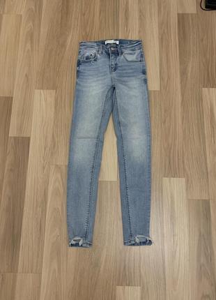Джинси skinny stradivarius xxs