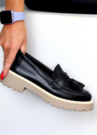 Лофери туфлі з китицями жіночі чорні з натуральної шкіри