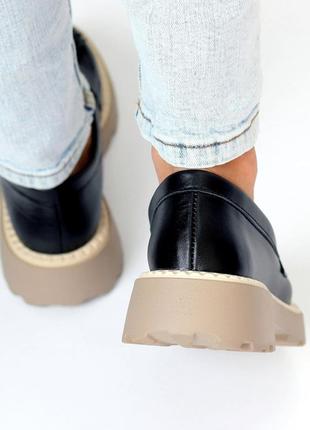 Лофери туфлі з китицями жіночі чорні з натуральної шкіри