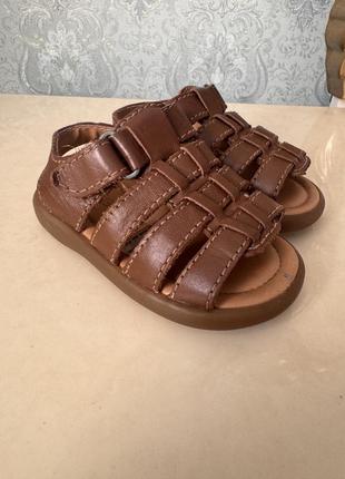 Сандали для малышей