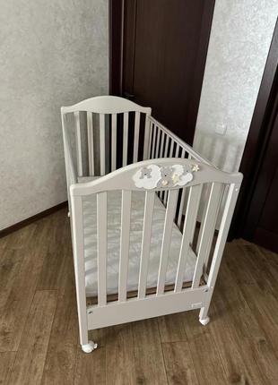 Дитяче ліжечко