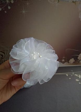 Пышные белые банты из органзы