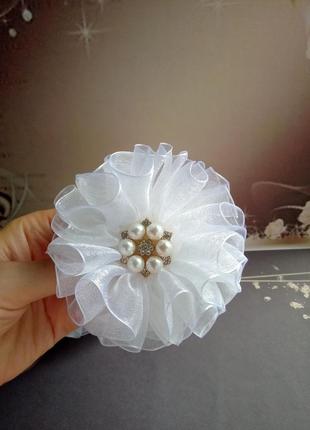 Пышные белые банты из органзы