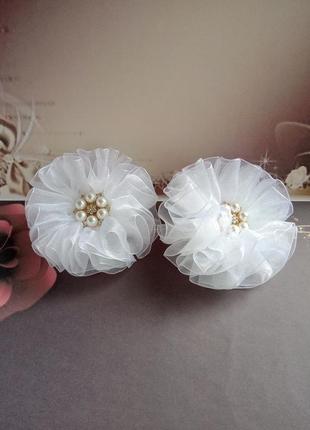 Пышные белые банты из органзы