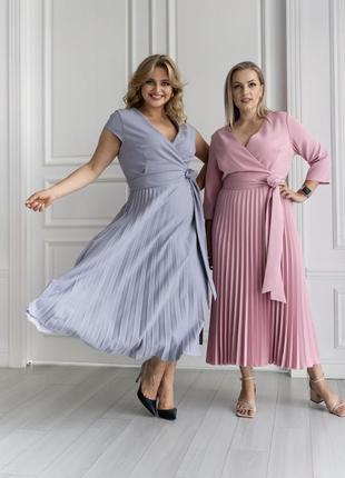 Ошатна однотонна сукня пліссе серого кольору, великих розмірів від 46 до 60