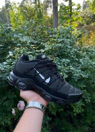 Кроссовки nike air max plus utility black fd0670-001
в наличии ✅
производитель: vietnam🇻🇳