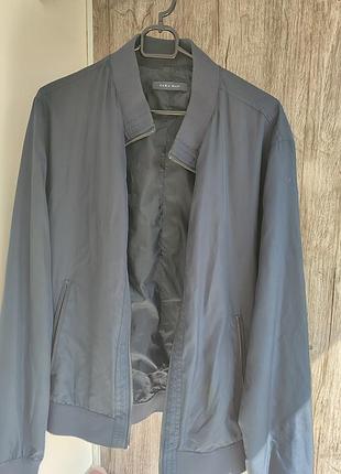 Бомбер / ветровка