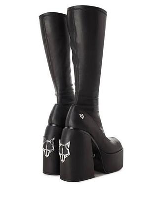 Naked wolfe на платформе