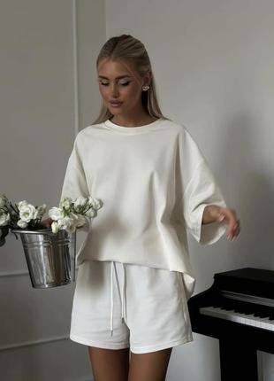 Женский костюм