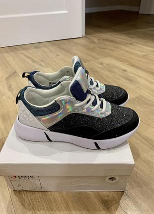 Кроссовки голограмма блестки