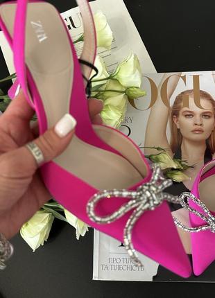Туфли открытые розовые с бантом из страз zara, размер 387 фото