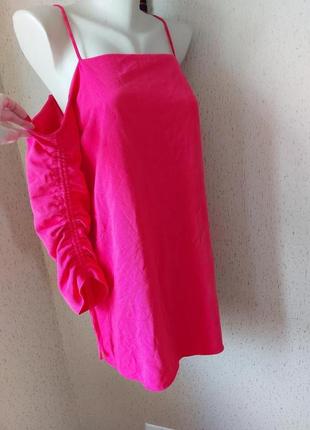 Платье присборенные рукава розовый розов