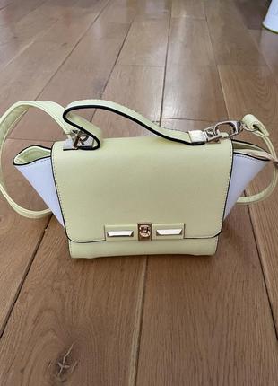 Сумка жіноча жовтого кольору нова