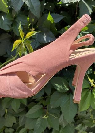 Босоніжки шкіряні