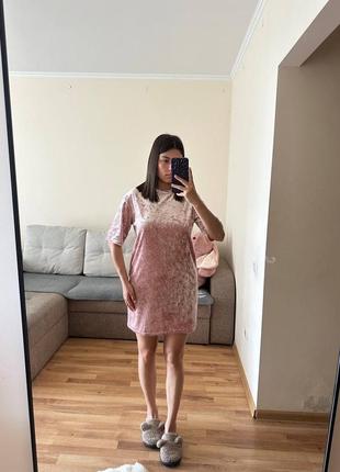 Рожева сукня