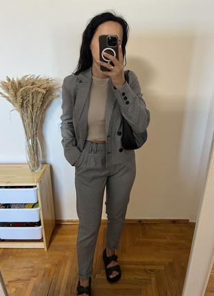 Костюм