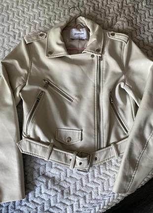 Косуха курточка stradivarius