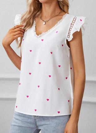 Жіноча біла шовкова футболка принт сердечками shein3 фото