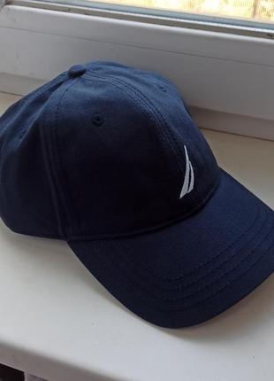 Нова кепка nautica