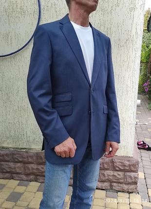 Чоловічий костюм бренд brioni
розмір 50-52, на зріст 188,