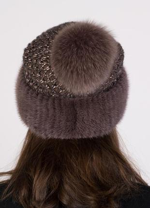 В'язана жіноча шапка з натуральним хутром норки та помпоном з хутра песця