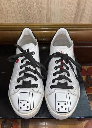 Шкіряні кросівки