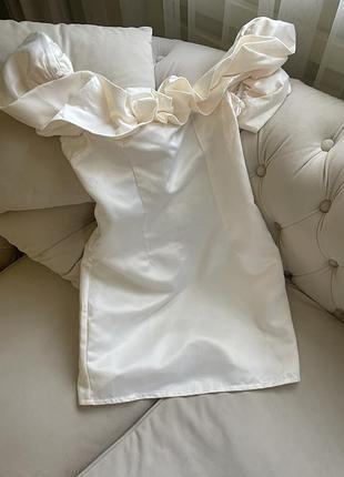 Красива міні сукня бренду prettylittething