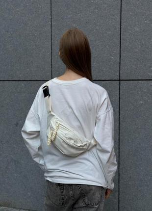 Бананка белая молочная 102 поясная сумка через плечо