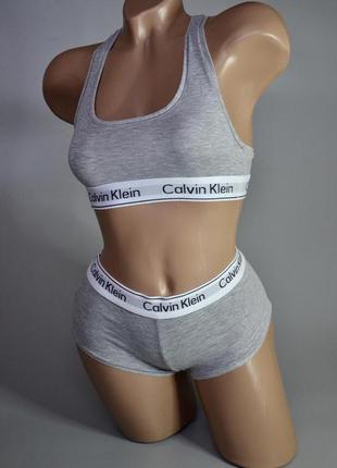 Серый комплект тройка calvin klein, кельвин клейн, спортивный, удобный, базовый, топик, стринги, слипы