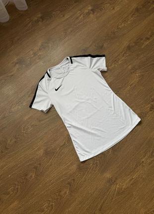 Жіноча футболка nike silver dri fit біла розмір s-m