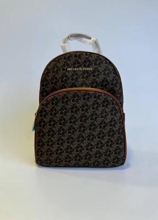 guess з написом