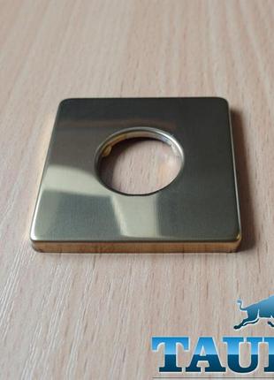 Золота квадратна декоративна чашка (фланець) cube gold з нержавіючої сталі, розмір 48х48 мм, на 1/2"