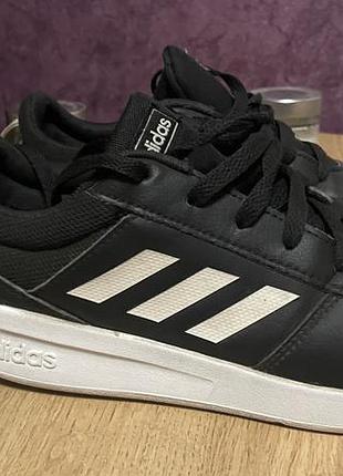 Кросівки чоловічі adidas ( дитячі ) розмір 38