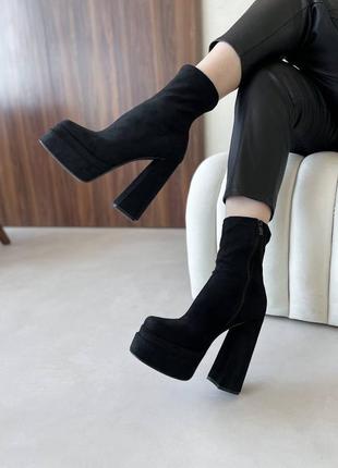 Ботильйони чорні жіночі замшеві на високому каблуку та платформі демісезонні осінні...