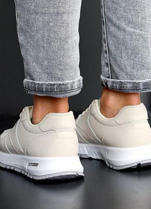 Натуральные кожаные бежевые кроссовки