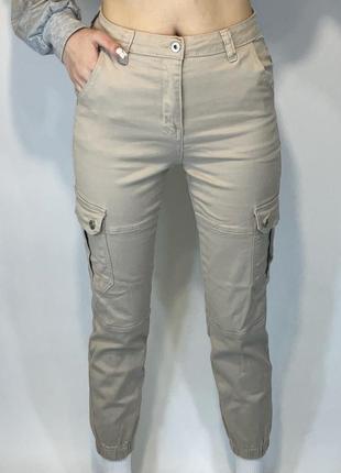 Бежевые джоггеры коттоновые карго брюки брюки с карманами джинсы хлопковые с манжетами3 фото