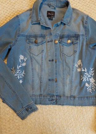 Тоненька джинсовка