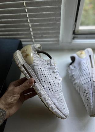 Кроссовки сетка белые under armour hovr оригинал размер 42,5 - 43 27,5 см в идеальном состоянии без дефектов9 фото