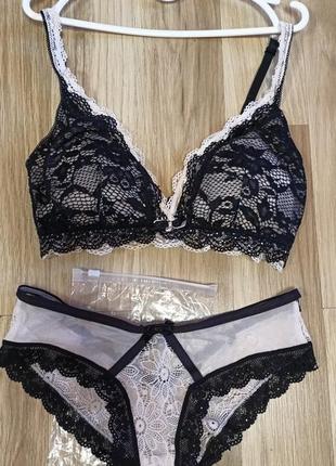 Комплект  lace brallet+cheeky urban duck 🖤🤍