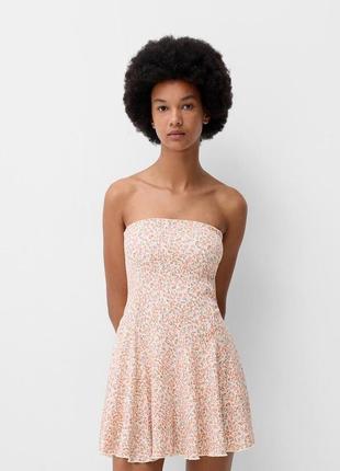 Коротка сукня-бандо bershka