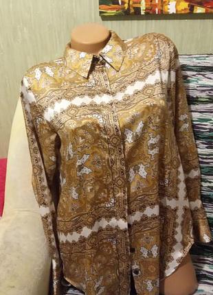 Сорочка жіноча яскрава.